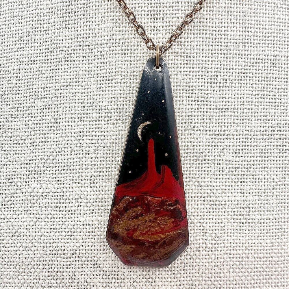 Vintage 90s Desert Moon Pendant Necklace Gold Tone Chain Boho Women's Jewelry